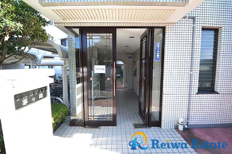 アルカディア茅ヶ崎のエントランス