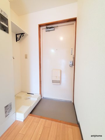 ニューチヨダマンション　仲介手数料無料の玄関