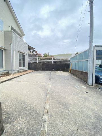 中古戸建　　伴東4丁目の駐車場