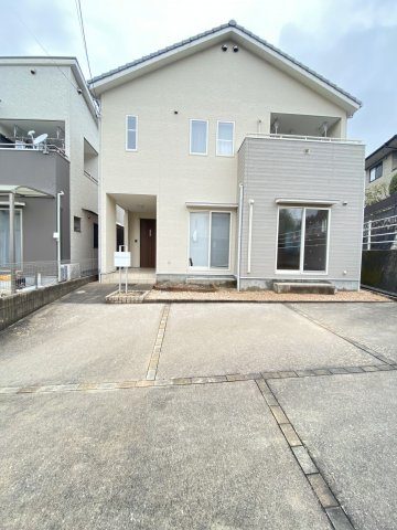 中古戸建　　伴東4丁目の駐車場