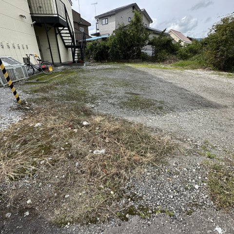 ヴィラ茜の駐車場