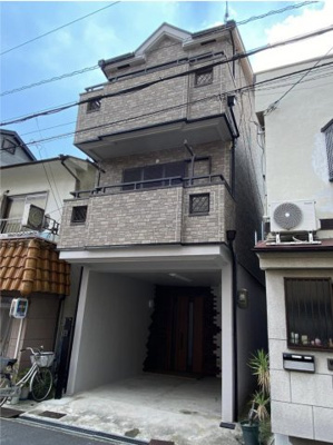 【外観】 | 鶴見区横堤４丁目中古戸建 | ☆2022年7月リフォーム完了！
☆1Fに車庫あり
☆大阪メトロ長堀鶴見緑地線「横堤」駅徒歩6分