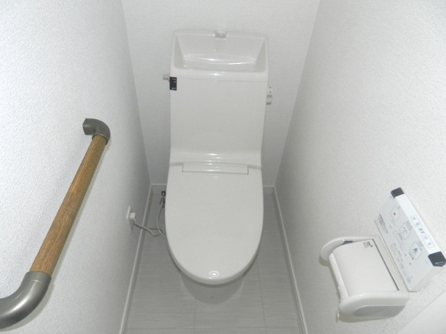 ハイツキャンパスのトイレ|ゆったりとした空間のトイレです