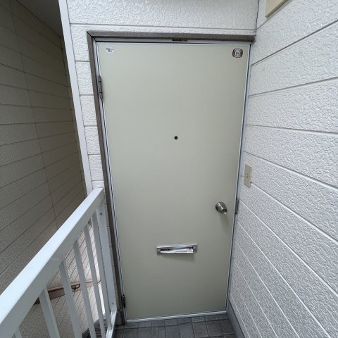 ミキハイツの玄関