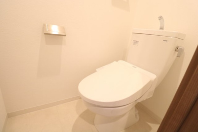 【トイレ】 | THE GARNET MILLENNIUM KYOTO 九条烏丸 | ゆったりとした空間のトイレです
