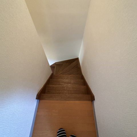 志渡アパートの内装|明るい色調の室内です