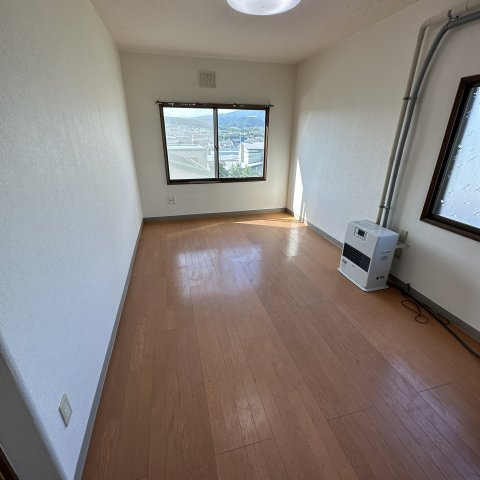 志渡アパートの居間・リビング|ゆったりとした居間です