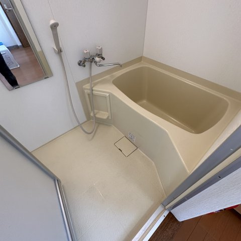 志渡アパートの浴室|日々の疲れを癒すお風呂付です