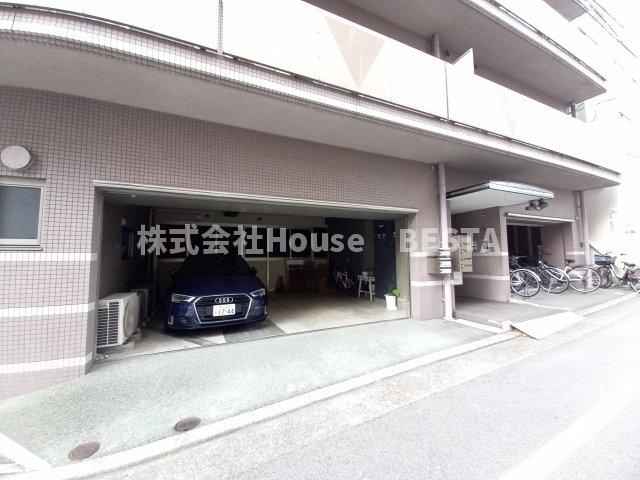 コーラルウェイⅡの駐車場