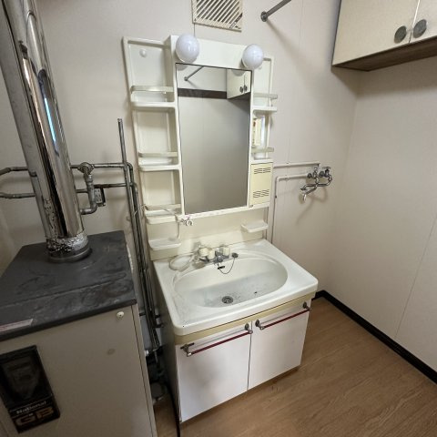 室蘭市母恋南町2丁目56-4戸建の洗面所