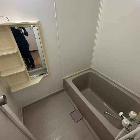 室蘭市母恋南町2丁目56-4戸建の浴室