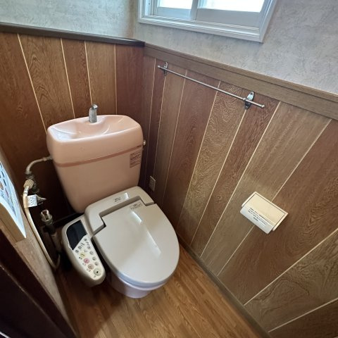 室蘭市母恋南町2丁目56-4戸建のトイレ