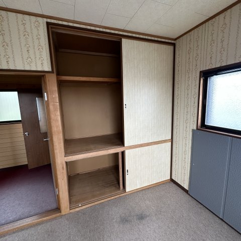 室蘭市母恋南町2丁目56-4戸建の収納