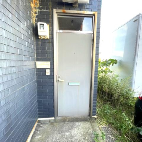 ファミール栄町のエントランス