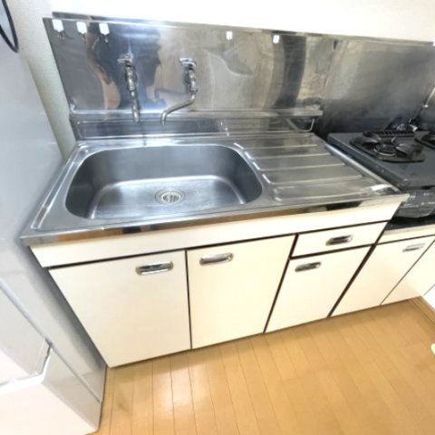 ファミール栄町のキッチン