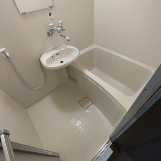 ファミール栄町の浴室