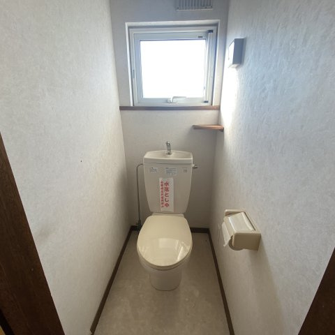 曙ハイツのトイレ|ゆったりとした空間のトイレです