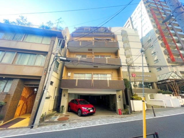 【外観】 | 本郷アローハイツ 5F | 【 Appearance 】
その壮大な佇まいは、居住者の健やかな生活をしっかりと守ってくれています。ここで過ごした日々の思い出は、かけがえのない宝物になります。