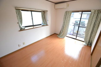 【居間・リビング】 | リバーサイド今泉