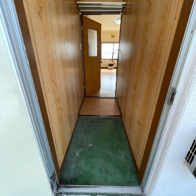 仙石マンションの玄関