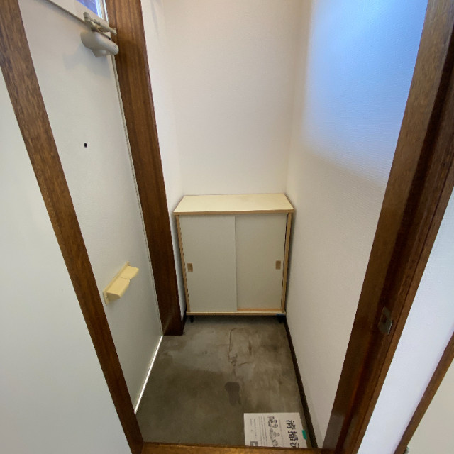 メゾン白樺の玄関