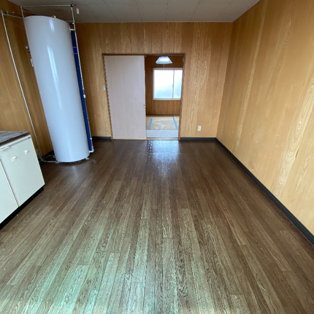 加地ハイツ2号棟の居間・リビング