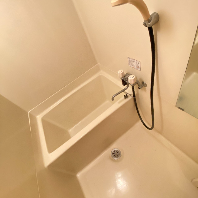 加地ハイツ2号棟の浴室