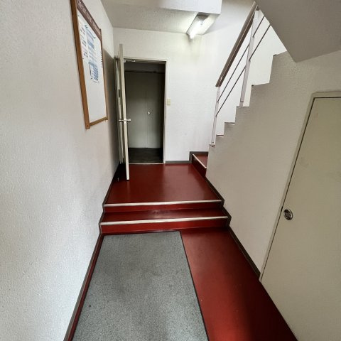 クレセントコートのエントランス