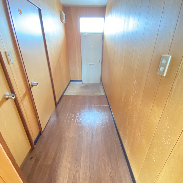 加地ハイツ2号棟の玄関