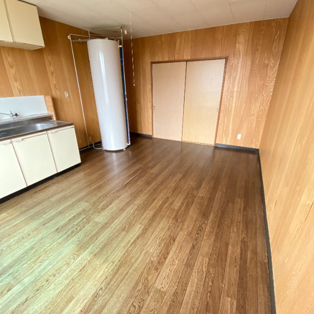 加地ハイツ2号棟の居間・リビング