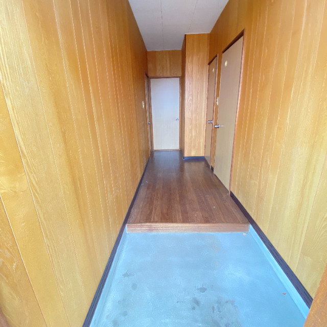 加地ハイツ2号棟の玄関