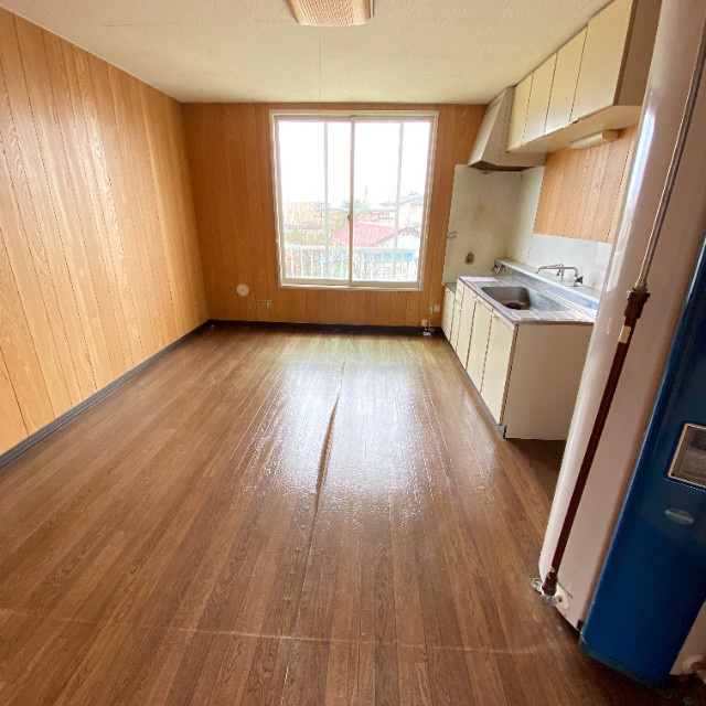 加地ハイツ2号棟の居間・リビング