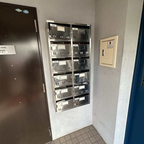 Ｅ．Ｓアベニュー　ヒラノアパートメントのエントランス|建物の内部です