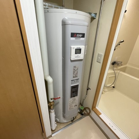 東町コーポラスの玄関