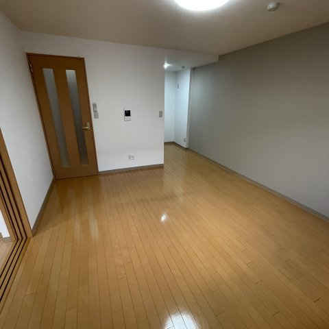 東町コーポラスの居間・リビング