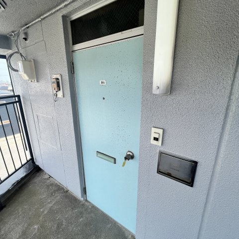 めぐみマンションの玄関|落ち着いた玄関です