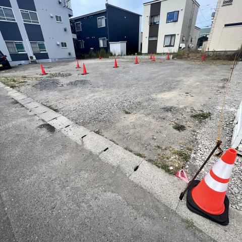 めぐみマンションの駐車場|駐車場があるので、車を買う予定の方も安心です