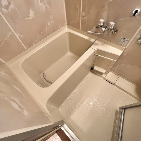 ガーネットの浴室