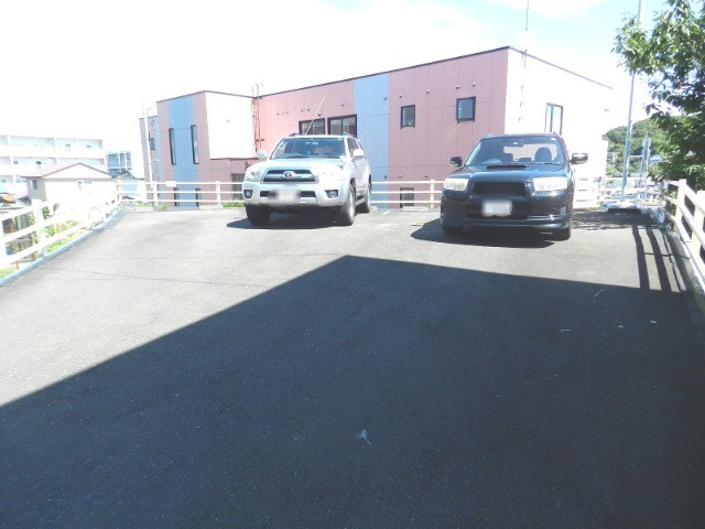 ガーネットの駐車場