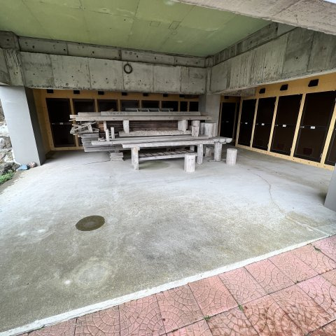 ガーネットの駐車場