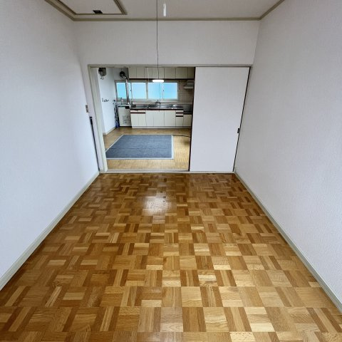 山田ハイツの洋室