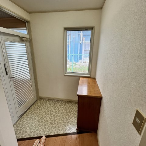 山田ハイツの玄関