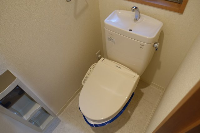 SOL.LEVANTE,Ⅹのトイレ