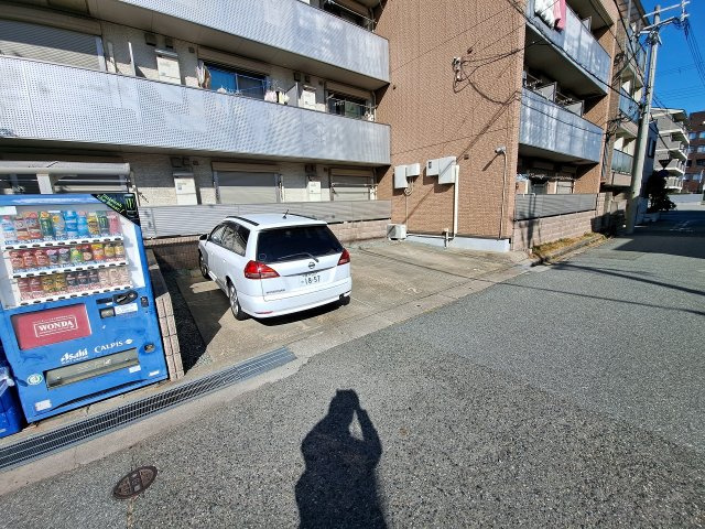 SOL.LEVANTE,Ⅹの駐車場