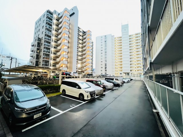 中本公園スカイハイツの駐車場
