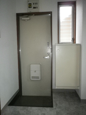 【玄関】 | コーポラスサカイ