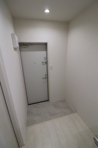 フジパレス城東諏訪サウスⅤ番館の玄関