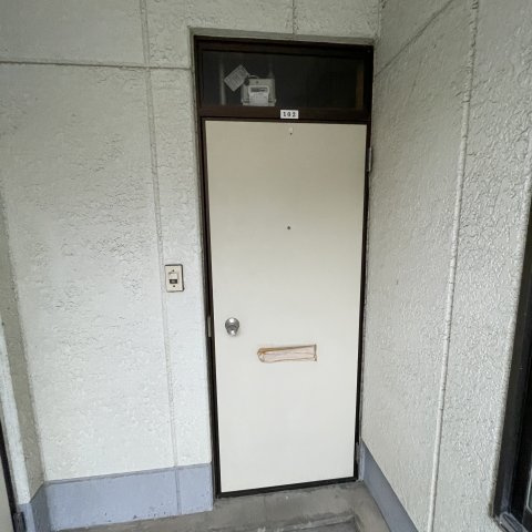 グリーンハイツの玄関
