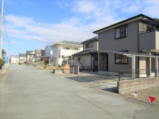 【前面道路含む現地写真】 | 外観もきれいです