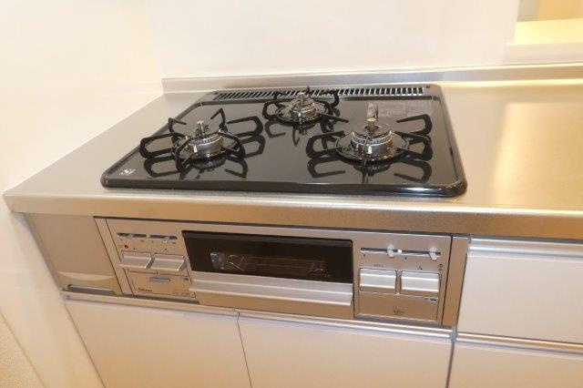 セイバリーＫⅣのキッチン|３口ガスコンロ